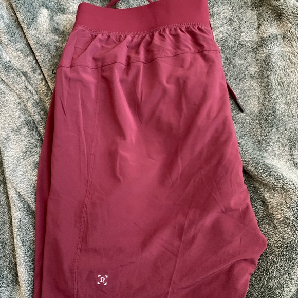 Lululemon T.H.E. Short - Picture 2 of 4